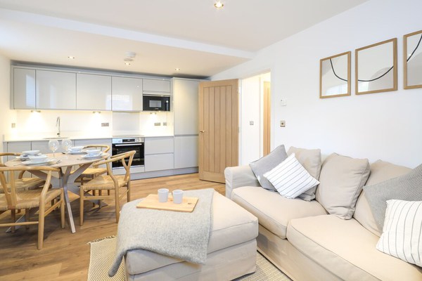 Stunning Apartment with Parking in Chester Centre