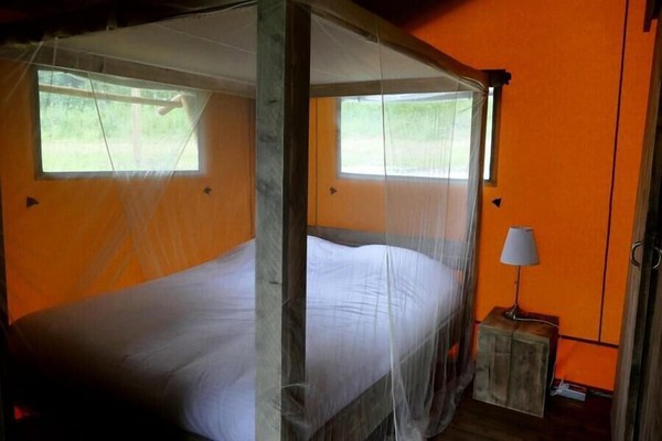Camping le Buisson **** - Tente Luxe Lodge Safari Premium 3 pièces 4/5 personnes