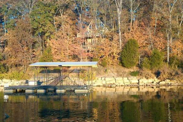 Lake Front - Private Dock - Sleeps 10!