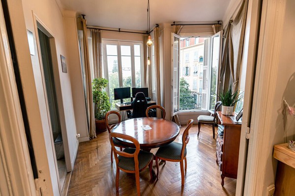 Bright-Sublime 61m² in the heart of the city!