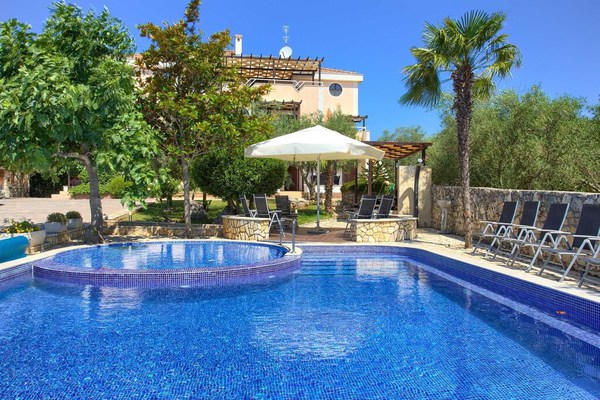 Bel appartement confortable à Linardici, Island Krk, Croatie  avec piscine communale pour 2 personnes