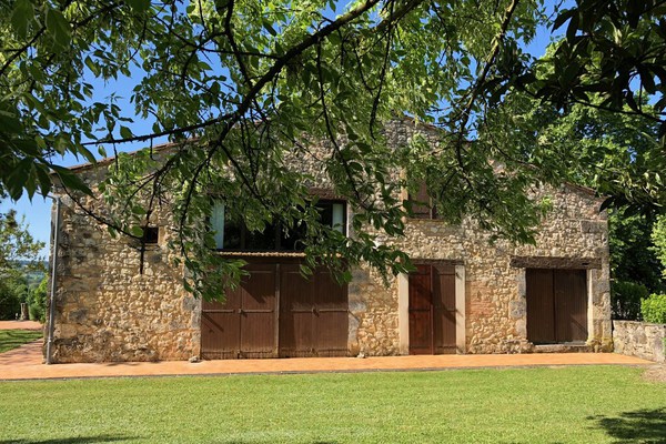 Farmhouse with two Gites, ideal for family groups