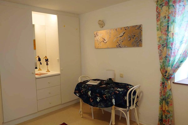 Studio with shared pool, enclosed garden and wifi at Duravel