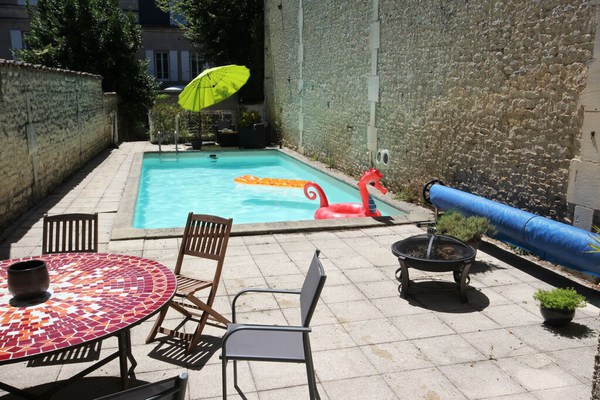 Maison avec piscine quartier calme Cognac centre