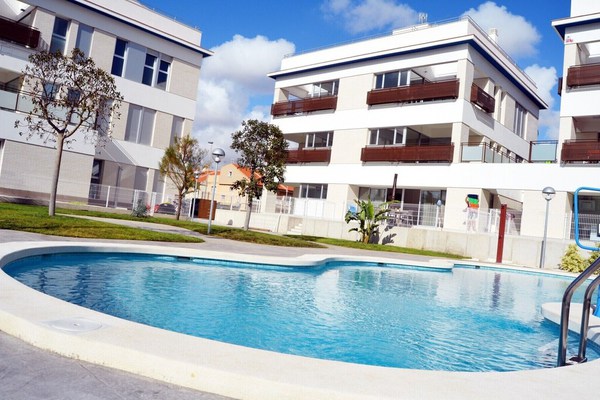 Appartement au rez-de-chaussée, terrasse, vue sur la piscine, wifi gratuit, à proximité de la plage