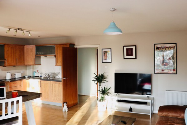 Appartement confortable avec grande terrasse à Leith juste à côté du terminal Holiday Inn Exp Oceans