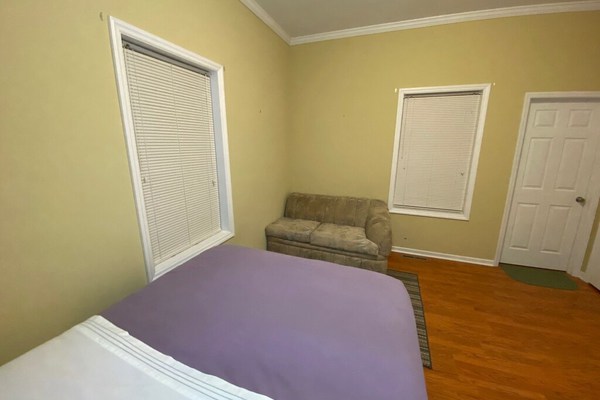 Sanitized - Affordable house with comfy bed. 