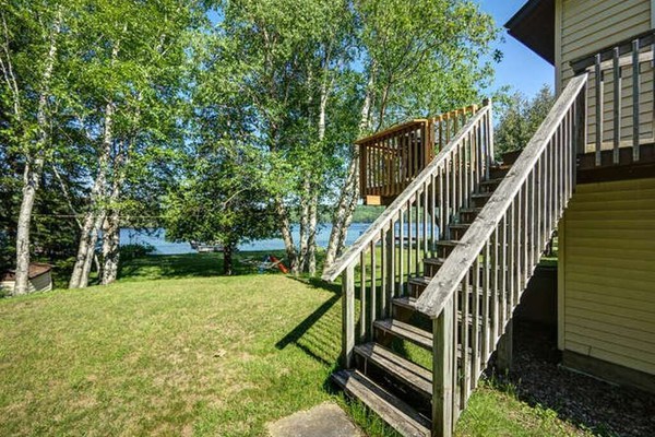 Sandy Maple - Haliburton Lake-front Luxury Cottage