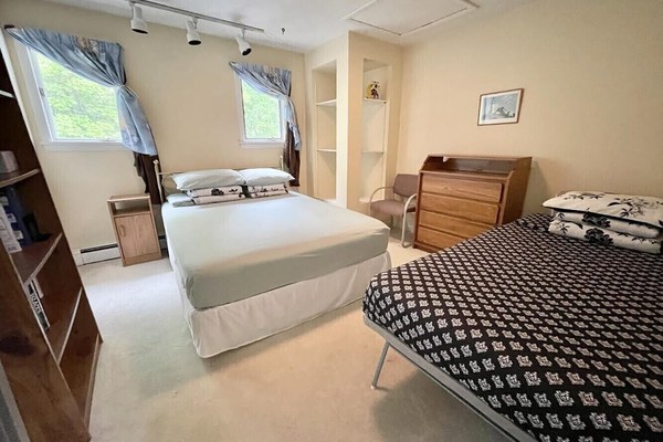 Chambre privée - 2 lits - Maison calme près du Wellesley College!