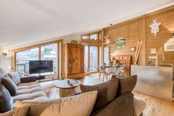 Modern Apartment Walking Distance from Ski Lift and Summer Activities