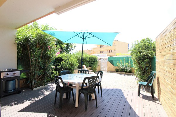 Nice 2 rooms apartment with spacious terrace - 100m from the beach