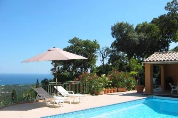 Villa avec piscine près de St-Tropez