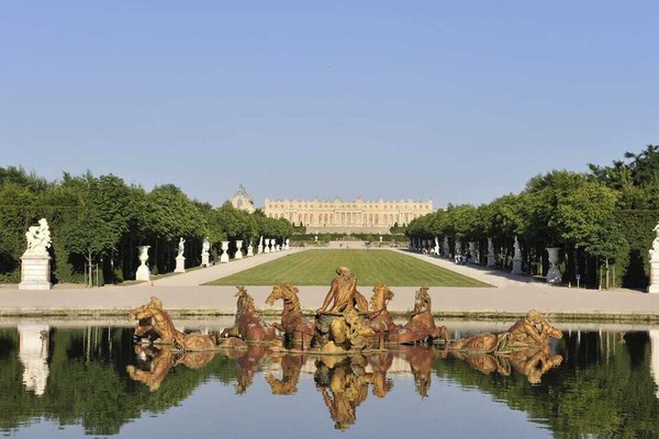 Chic apart Versailles Castle