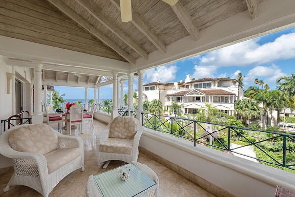 Luxury 3-bedroom beachfront penthouse