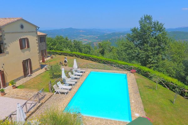 Villa Forconi: Villa de luxe entièrement privée avec piscine et wifi gratuit. 