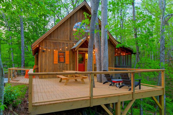 Camp Bell at Twin Rivers - Peaceful rustic cabin with fiber optic wifi and fire pit in an idyllic riverfront community on the Soque River