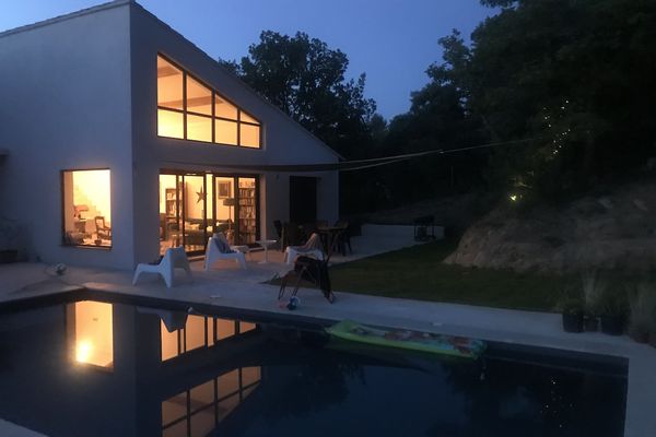 Maison contemporaine avec piscine