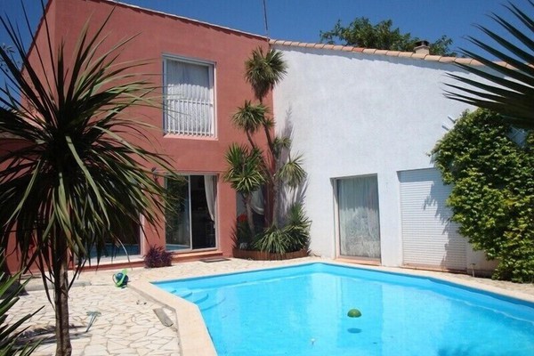  Montpellier et bordure de mer, belle villa pour 15 personnes avec piscine