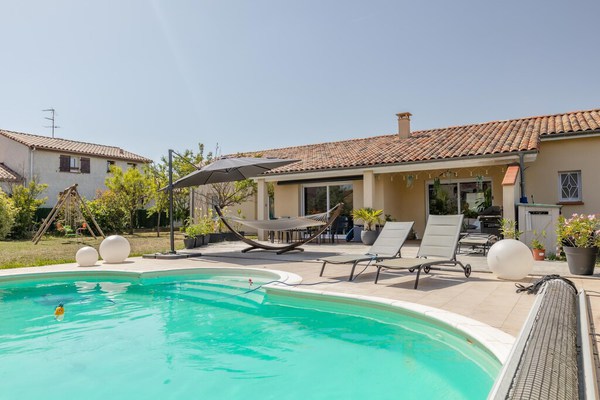 Villa familiale T5 climatisée avec piscine et jardin