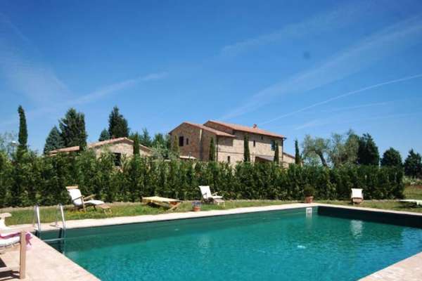 Independent farmhouse situated on top of a hill, with an enchanting 360 degree view of the surroundi