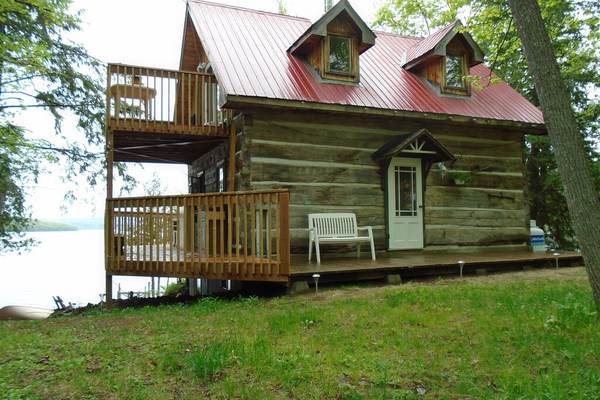 Log Cottage sur Golden Lake