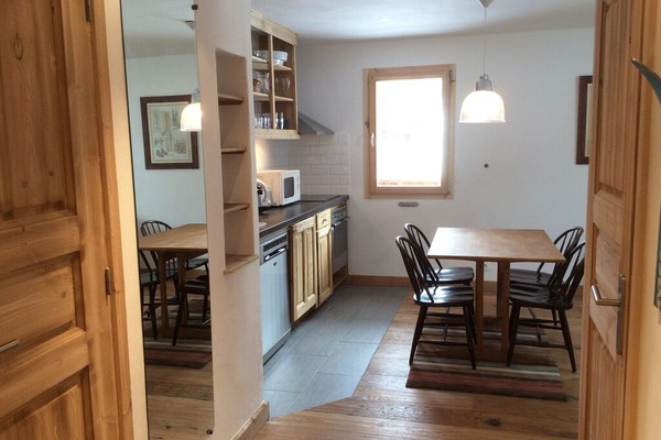 Central Val d'Isere, self-catered, 2 bedroom apartment 