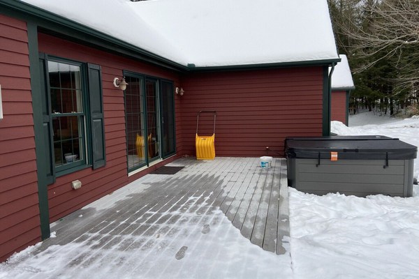 Book your ski vacation now. Private year round hot tub.