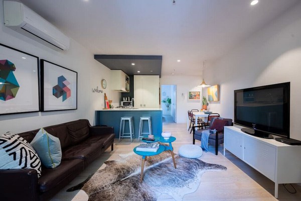 Sienna | Lux Designer Space | 150m to Smith St
