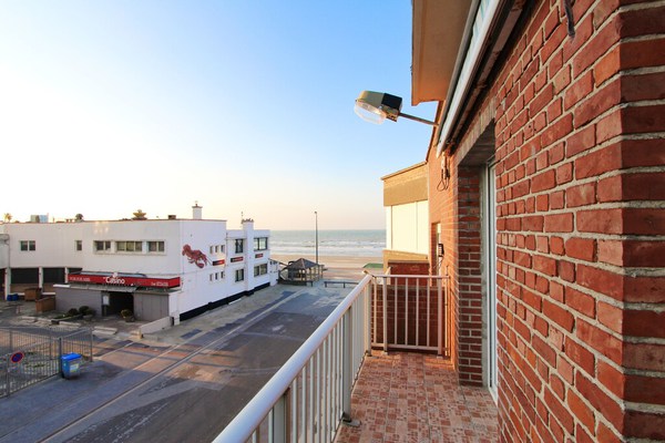 Joli appartement avec balcon et vue sur mer