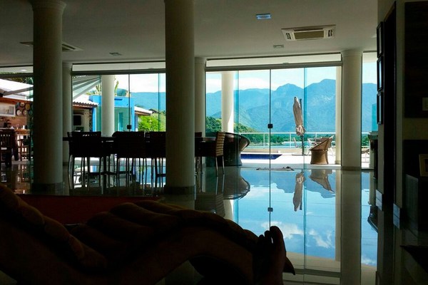 Ang030- Belle villa avec piscine en front de mer de Angra dos Reis