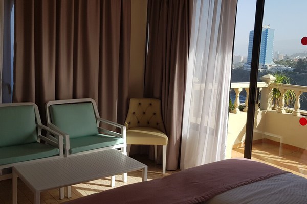 3-Bedroom Suite Apartment with ocean view in Los Realejos.