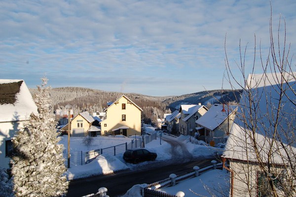 Maison de campagne de Thuringe quatre saisons dans la tête de la neige avec vue panoramique