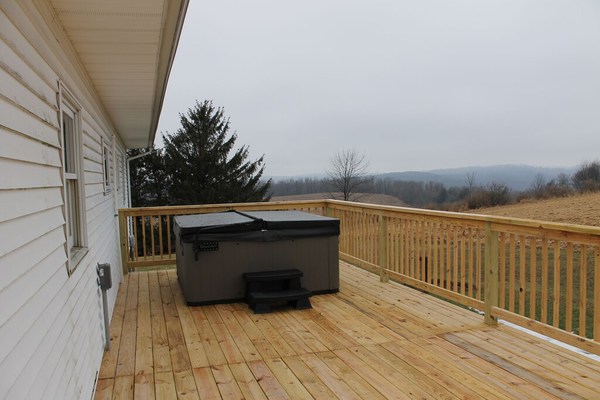 Hilltop Million $ View! Fireplace, Hot Tub, Pool Table, Clean, Cozy, Full Equip