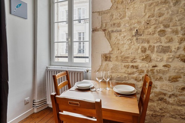 Large and charming studio in the heart of La Rochelle - Welkeys