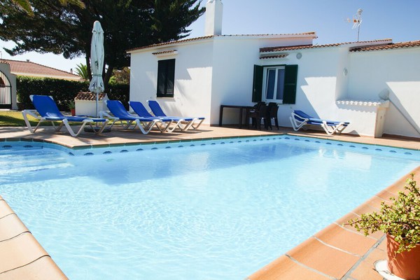 4 -5 bedroom villa with pool