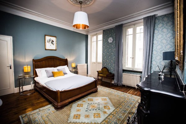 The beautifully restored 1850s French townhouse with views of the Cite and river