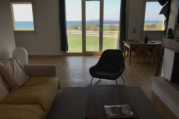 Appartement avec terrasse et vue exceptionnelle sur la mer à 100 m de la plage