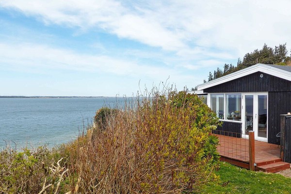 Superbe maison de vacances avec terrasse couverte à Struer