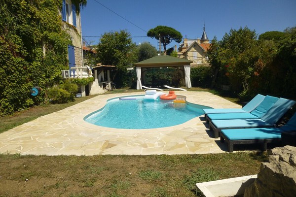 F4 rental in villa with swimming pool in Juan les Pins