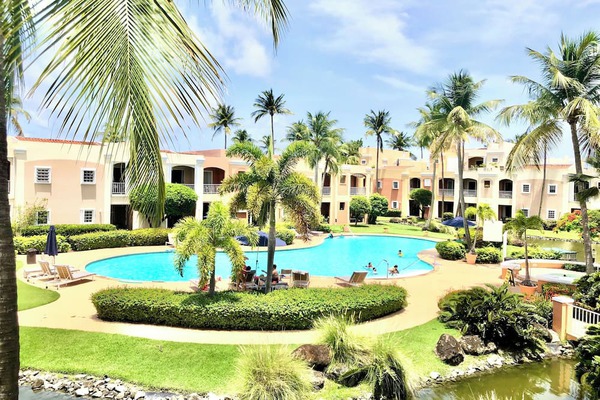 Huge One Bedroom Condo With Breezy Balcony Overlooking the Pool, Mins to Beach