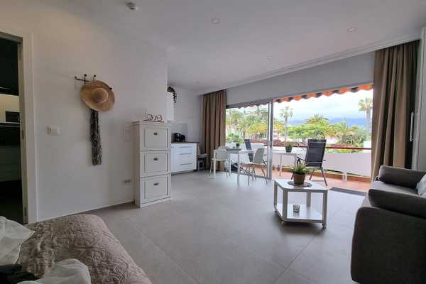 Apartment with pool and balcony in Puerto de la Cruz La Paz Botánico