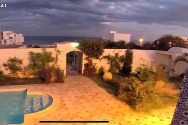 Maison dexception de style Arabo-AndalounAvec piscine en bord de plage.