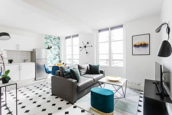 Appartement refait à neuf à 2 pas de République