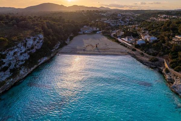 MM House - House with pool next to the beach in Cala Romantica