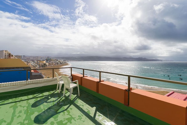 LA MAISON BLANCHE DANS LES CANTERAS