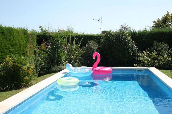 ESTARTIT QUARTIER CALME PISCINE PRIVEE AU SEL JARDIN WIFI LINGE MENAGE COMPRIS