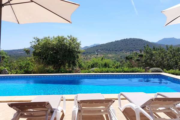 Maison majorquine avec piscine, jardin, barbecue et WIFI près de la plage