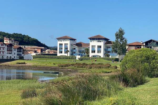 Appartement T2 à proximité immédiate de la plage, piscine