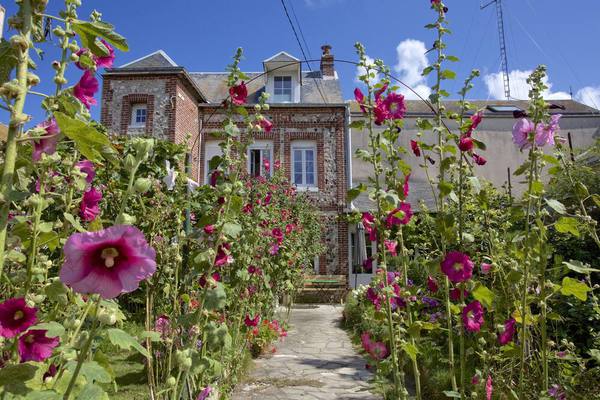 Maison de charme,  jardin fleuri, à Yport, à 50m de la mer, à 10km d'Etretat
