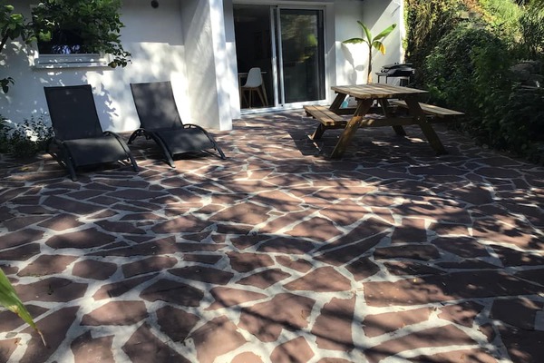 Appartement indépendant avec terrasse au sein dune maison basque